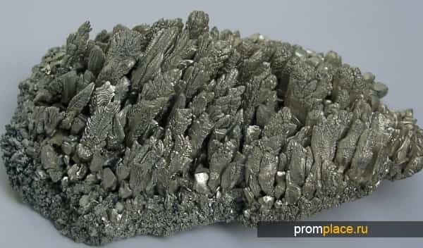 Щелочноземельные металлы реагируют с солями или нет