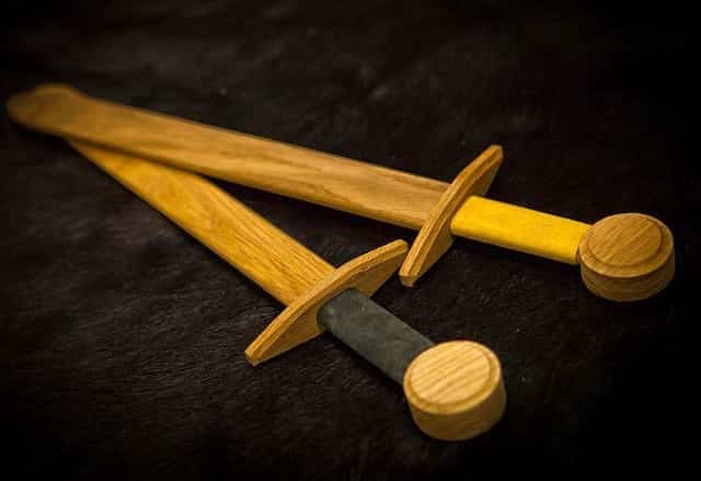 Как сделать меч из дерева: основы изготовления своими руками, важные нюансы