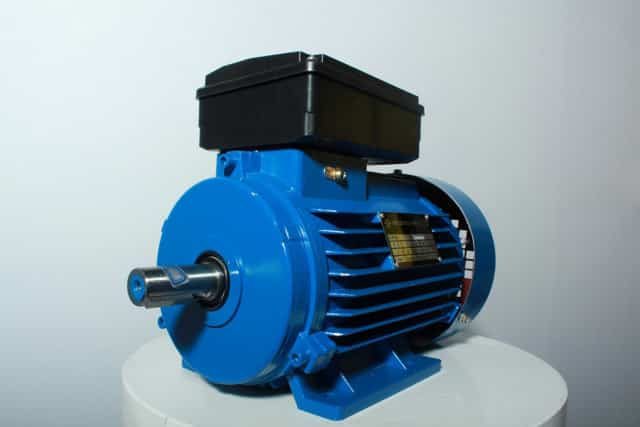 Однофазные электродвигатели 220В: принцип работы, виды и сравнение двигателей