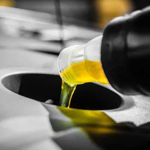 Какое двухтактное масло для двигателя лучше выбрать: основные свойства и состав разных видов