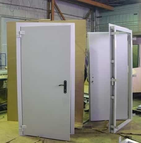 Основные этапы и особенности изготовления металлических дверей
