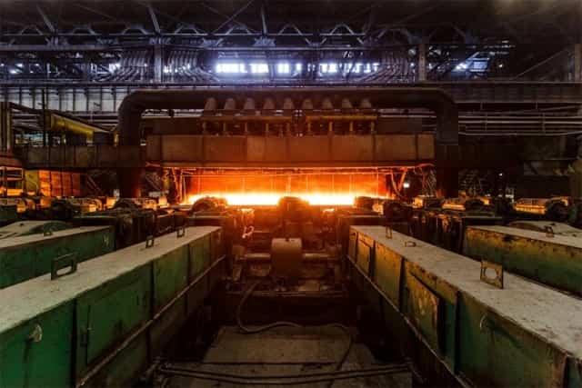 Как плавить металл на заводе