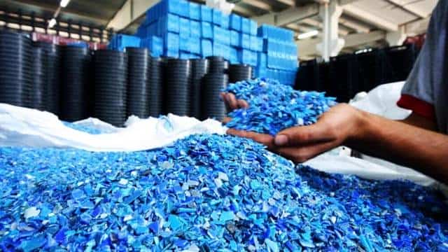Особенности технологического цикла производства пластмассовых изделий из пластиковых материалов