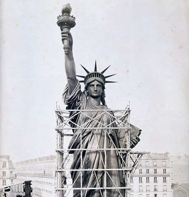 Металл для статуи свободы сделан