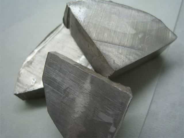 Описать физические свойства натрия металла