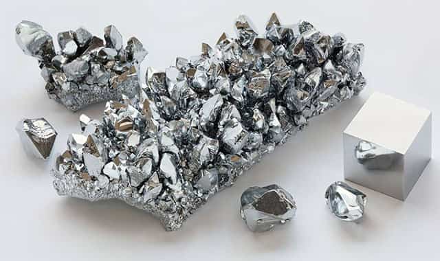 Металл может быть серебром