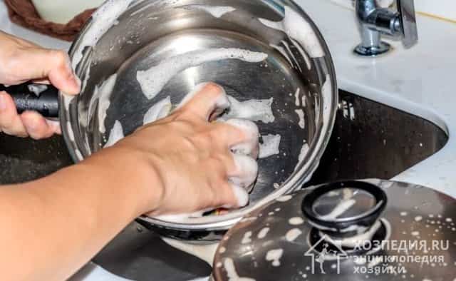 Как очистить нержавеющую кастрюлю от пригоревшего варенья