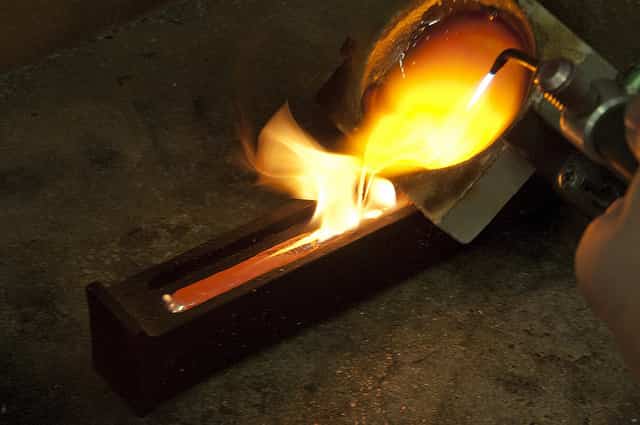 Физические свойства и температура плавления золота и его сплавов