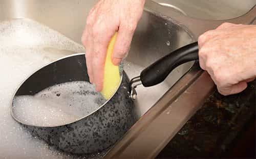 Чем почистить нержавеющую сковороду